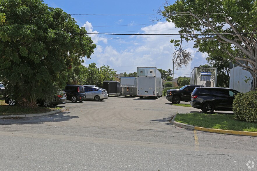 More Photos Of 1700-1800 NW 1st Ave, Boca Raton Warehouse For Lease