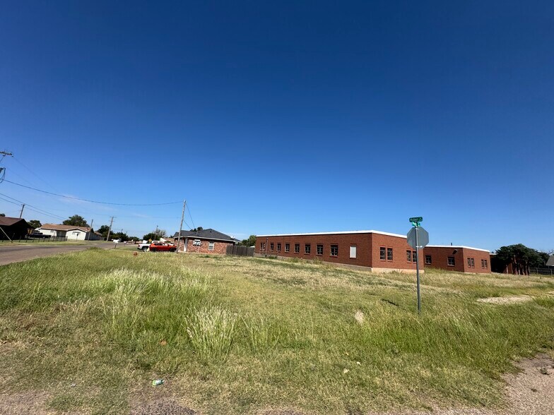 More Photos Of 1110 Penn St, Borger Office Residential For Sale