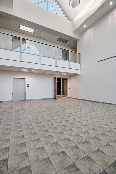 More Photos Of 213 Front St, McHenry Office For Lease