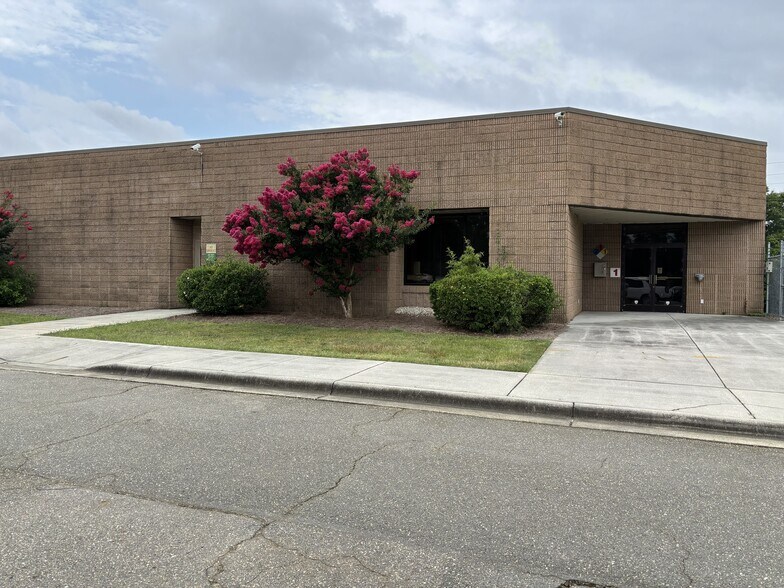 More Photos Of 504 N Ashe Ave, Dunn Warehouse For Lease