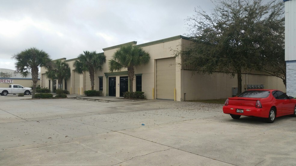 More Photos Of 6432 Pinecastle Blvd, Orlando Warehouse For Lease
