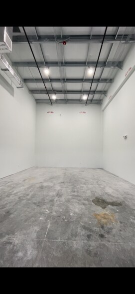 More Photos Of 12300 Itec Park dr, Fort Myers Warehouse For Sale