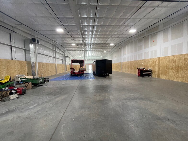 More Photos Of 2192 Express Dr, Jackson Distribution For Lease