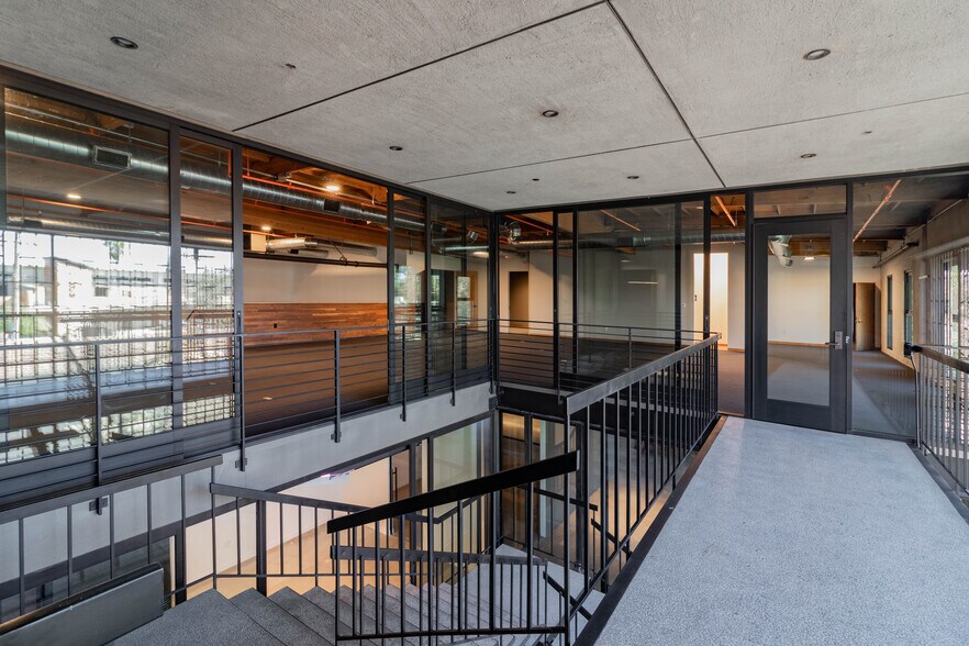 More Photos Of 3322 La Cienega Pl, Los Angeles Loft Creative Space For Sale