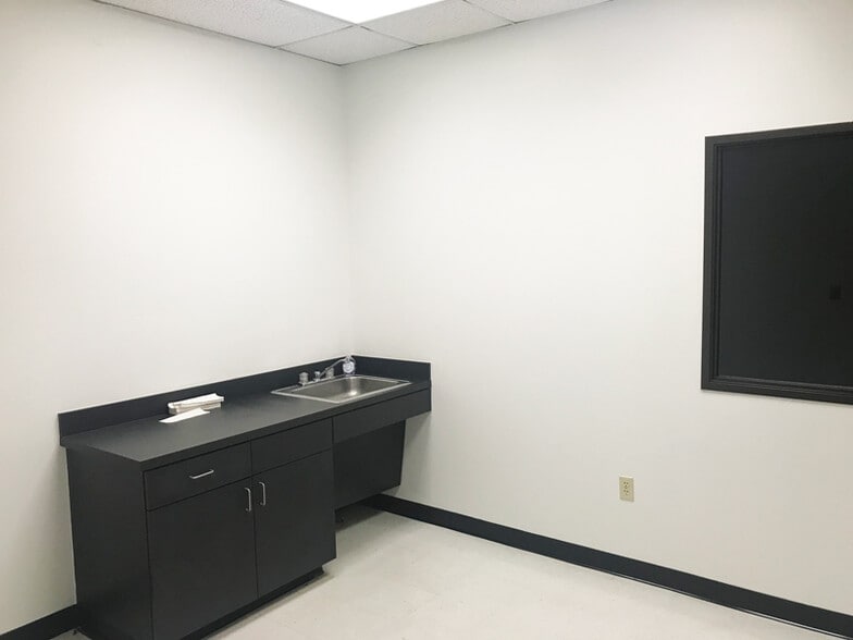 More Photos Of 3913 Todd Ln, Austin Warehouse For Lease