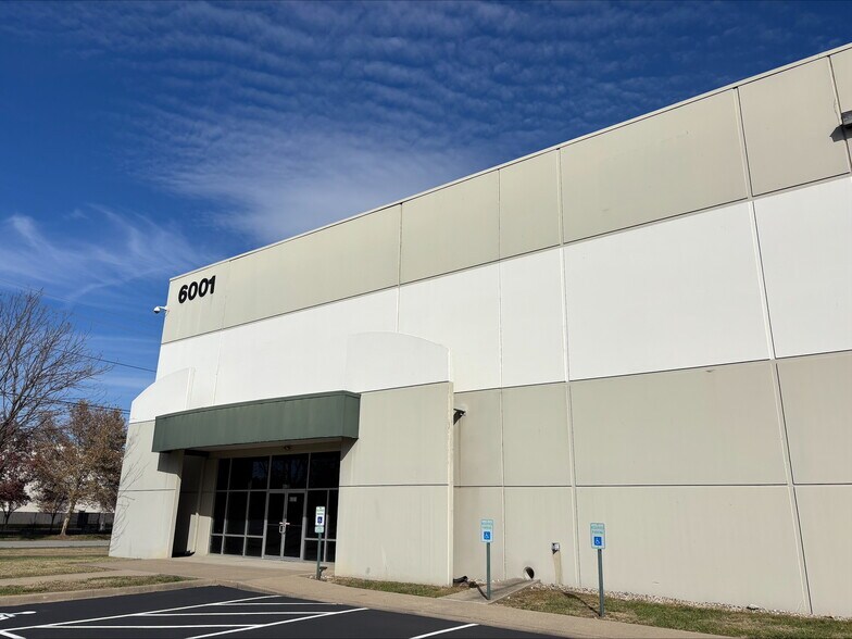 Primary Photo Of 6001 National Tpke, Louisville Distribution For Lease