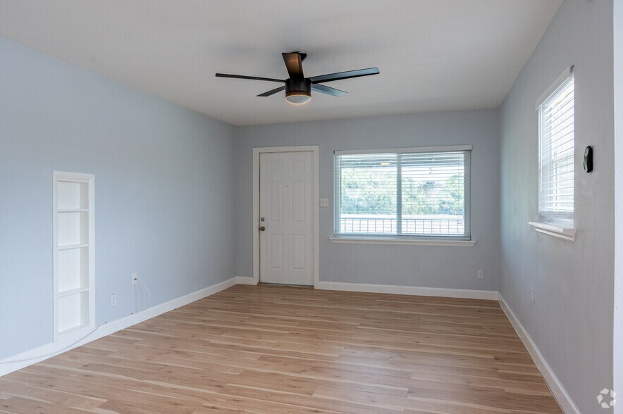More Photos Of 324 30th Ave N, Saint Petersburg Apartments For Sale