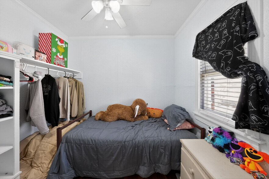 More Photos Of , Dallas Unknown For Sale