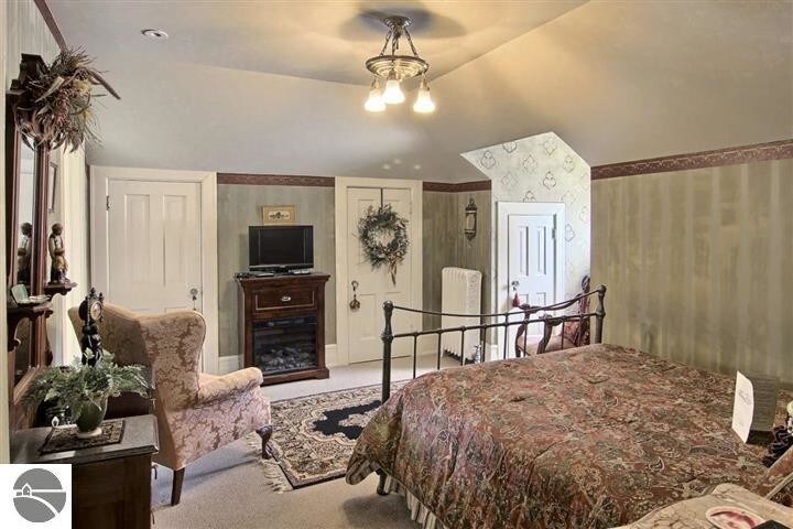 More Photos Of 230 Wellington St, Traverse City Hospitality For Sale