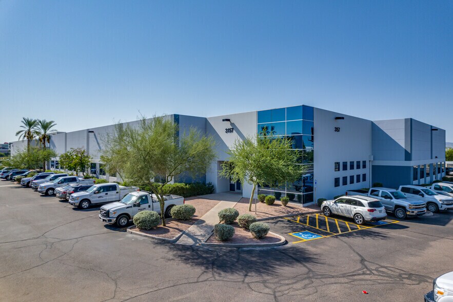 More Photos Of 3157 E Elwood St, Phoenix Distribution For Lease