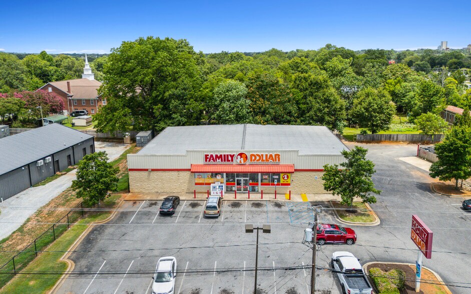 More Photos Of 1605 W Blue Ridge Dr, Greenville Freestanding For Lease
