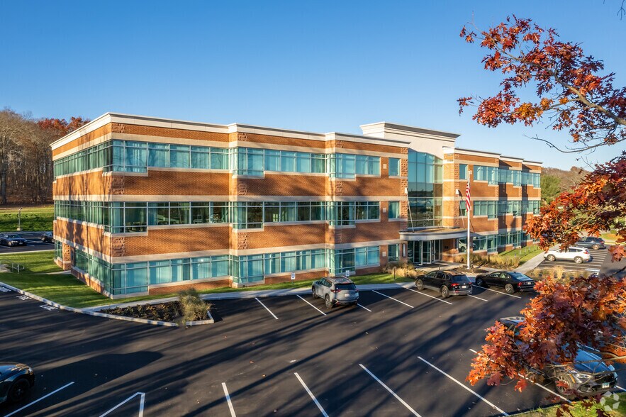 More Photos Of 2 Park Central Dr, Southborough Medical For Lease