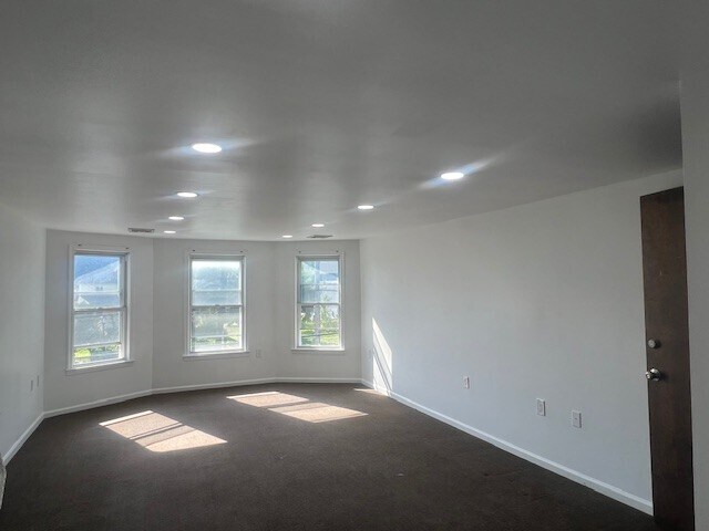 More Photos Of 33 N Main St, Marlboro Office For Lease