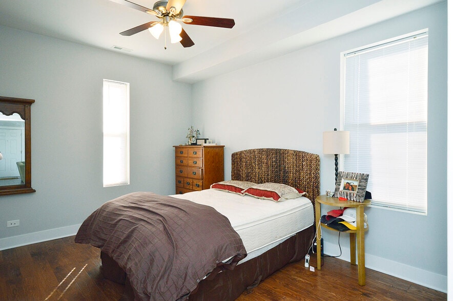 More Photos Of 1501 W Superior St, Chicago Apartments For Sale