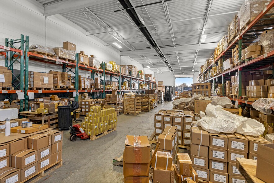 More Photos Of 32639-32645 Industrial Rd, Garden City Warehouse For Sale