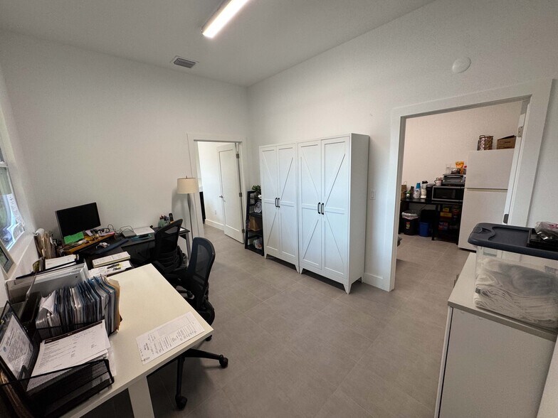 More Photos Of 117 Overseas Hwy, Key West Unknown For Sale