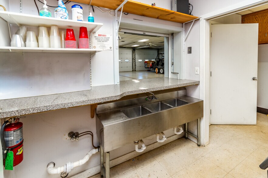 More Photos Of 9 Mill St, Stockton Police Fire Station For Sale