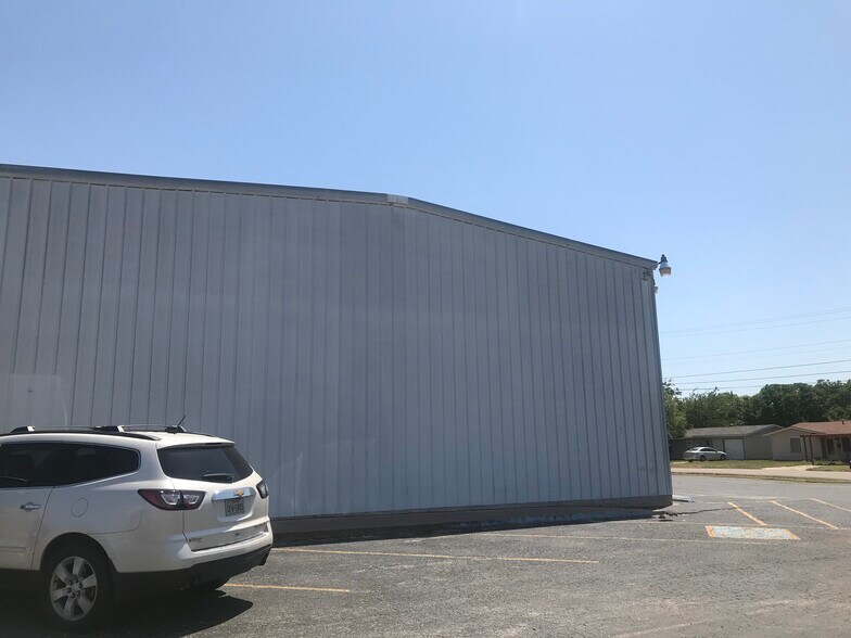 More Photos Of 3101 N 12th St, Abilene Religious Facility For Sale