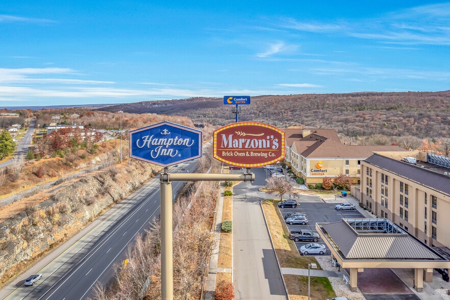 More Photos Of 20 Montage Mountain Rd, Moosic Restaurant For Lease