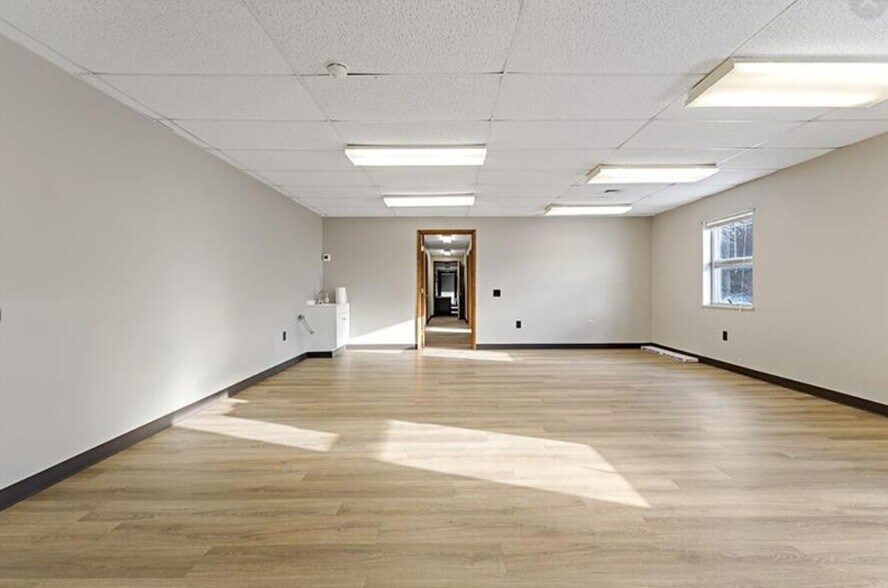 More Photos Of 892 Stoystown Rd, Somerset Office For Sale
