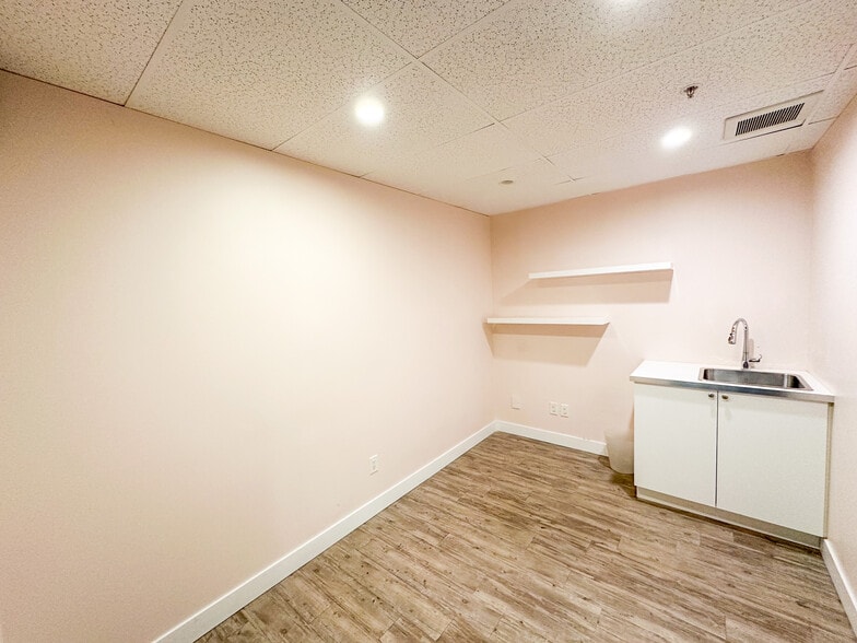 More Photos Of 3291 Dunbar St, Vancouver Apartments For Sale