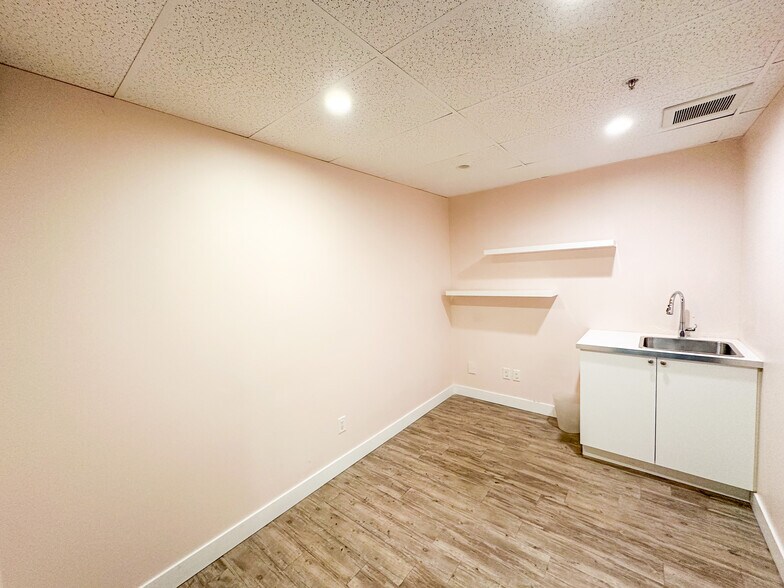 More Photos Of 3291 Dunbar St, Vancouver Apartments For Sale