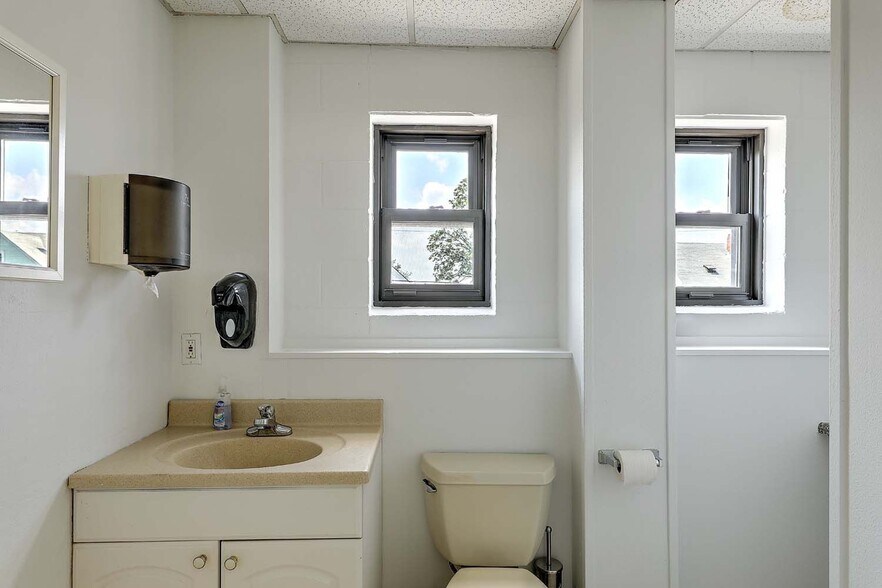 More Photos Of 577 Warren Ave, East Providence Storefront Retail Office For Sale