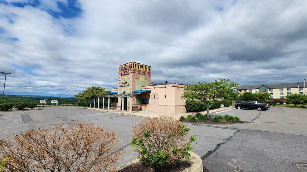 More Photos Of 6 Radcliffe Dr, Moosic Restaurant For Sale