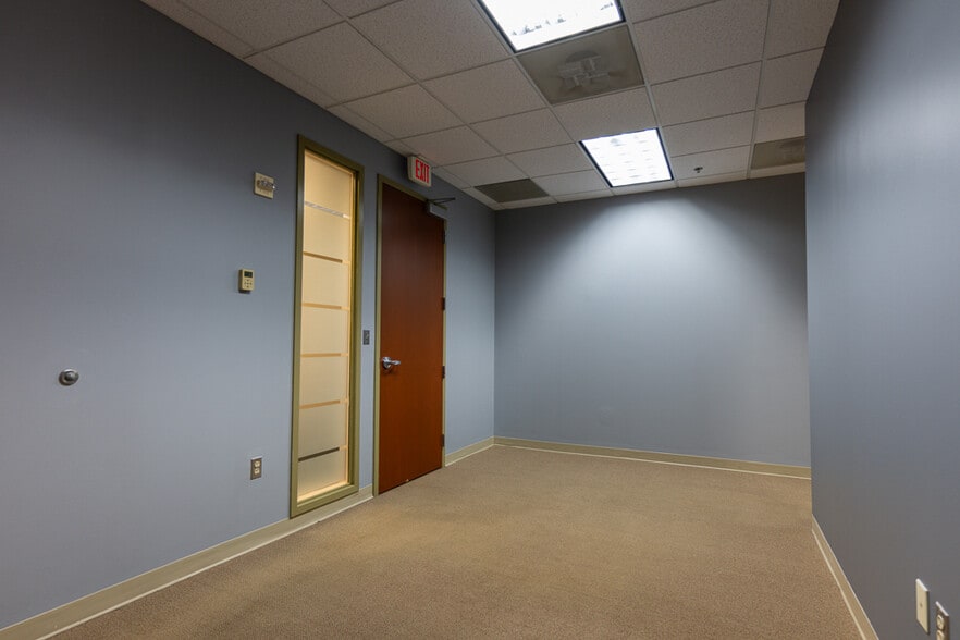 More Photos Of 7001 Heritage Village Plz, Gainesville Office For Lease