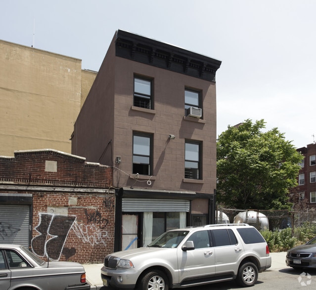 Primary Photo Of 15-17 Woodhull St, Brooklyn Storefront Retail Residential For Lease