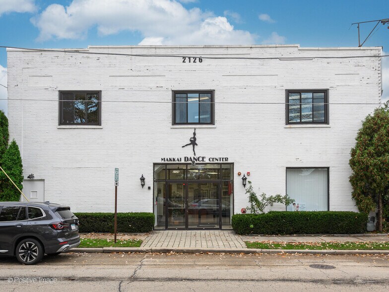 More Photos Of 2126 N First St, Highland Park Service For Sale