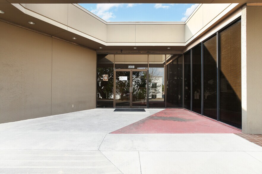 More Photos Of 5404 Wurzbach Rd, San Antonio Medical For Lease