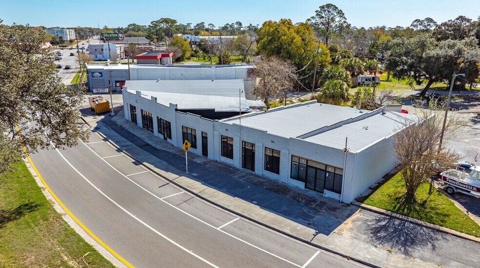 Primary Photo Of 4151-4175 Barrancas Ave, Pensacola Storefront For Lease