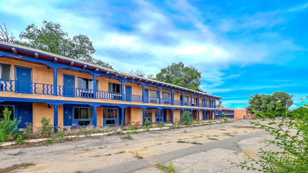 More Photos Of 413 Paseo Del Pueblo Norte, Taos Hotel For Sale