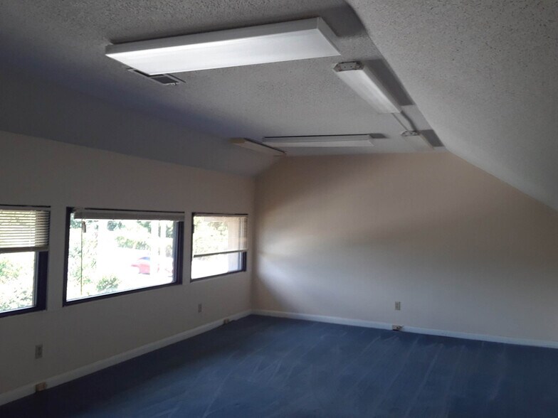 Primary Photo Of 7403 Parklane Rd, Columbia Self Storage For Lease