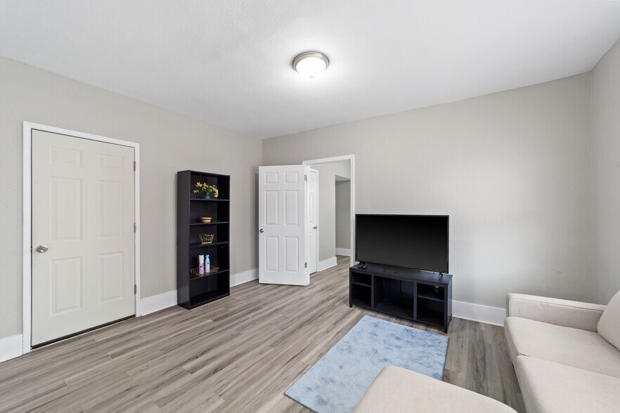 More Photos Of 11118 Clifton Blvd, Cleveland Apartments For Sale