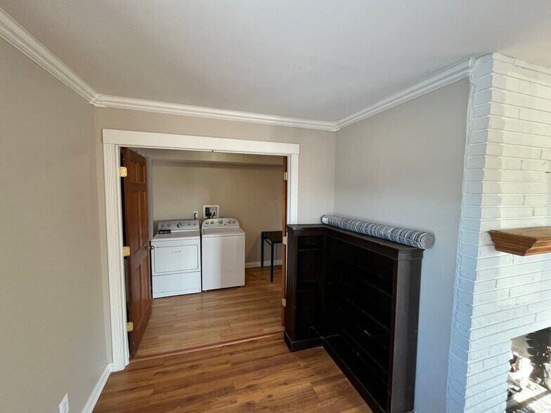 More Photos Of 260 Calumet St, Oswego Office For Sale