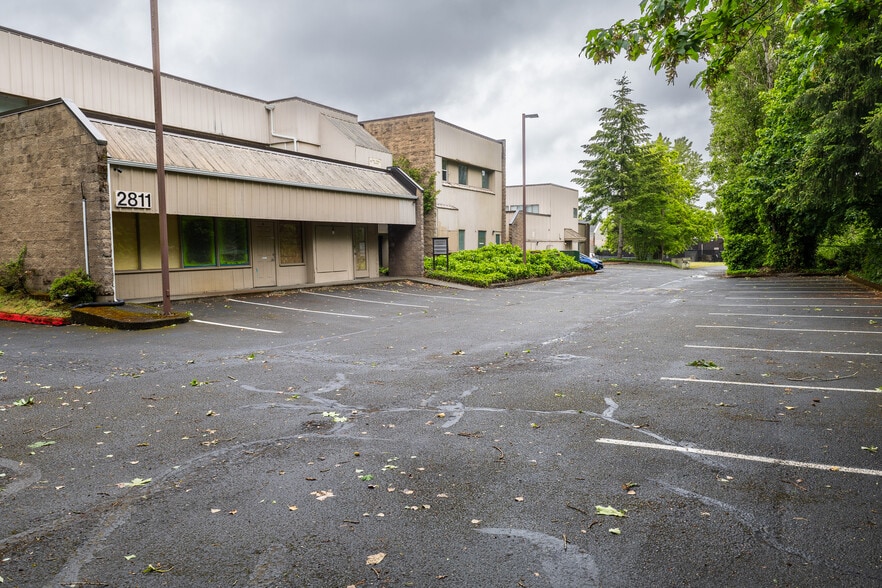 More Photos Of 2709-2811 Bridgeport Way, Tacoma Unknown For Lease