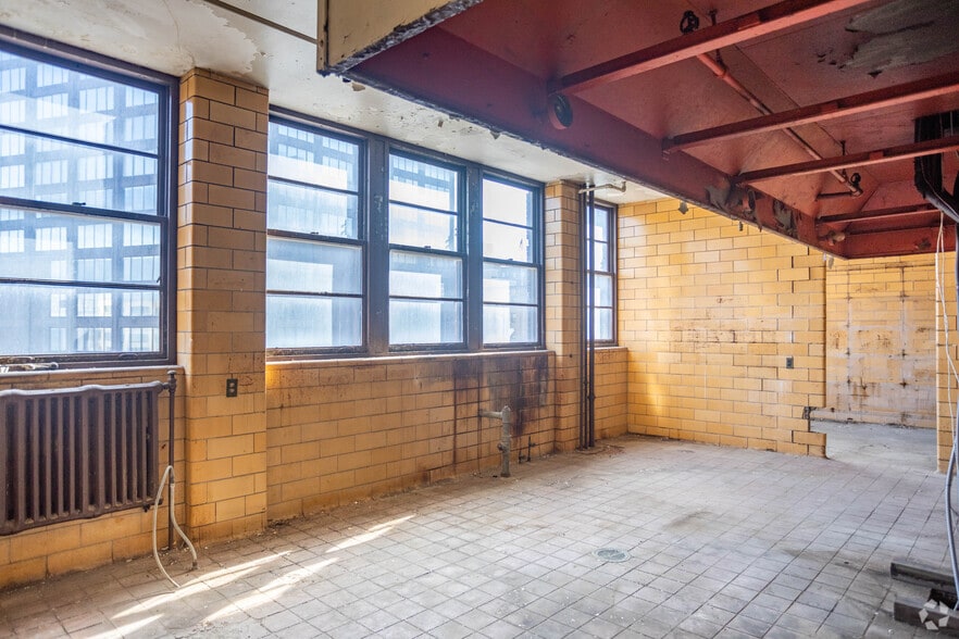 More Photos Of 17-21 N Pearl St, Albany Office For Sale