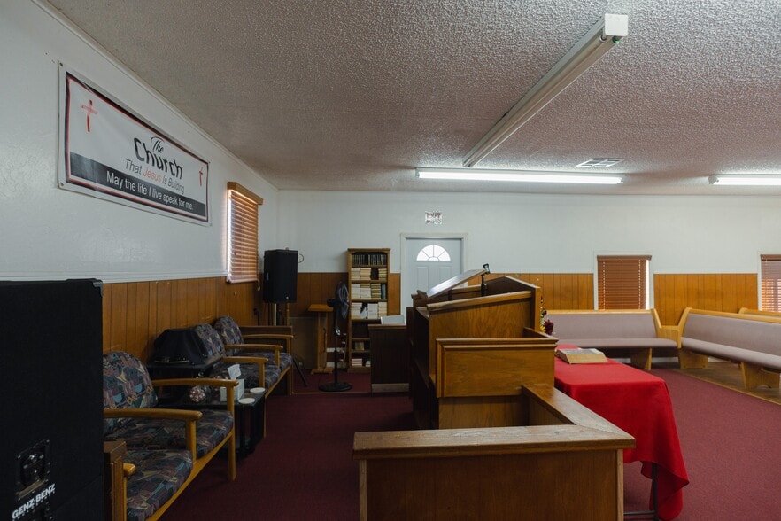 More Photos Of 21562 Reynolds Ave, Dos Palos Religious Facility For Sale