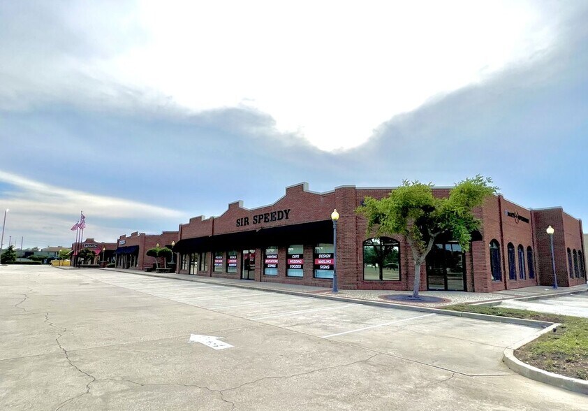 More Photos Of 1821 Avenue of America, Monroe Storefront Retail Office For Lease