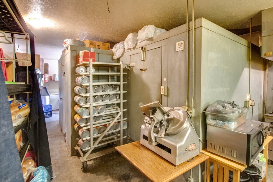 More Photos Of 15281 IL-109, Dow Specialty For Sale