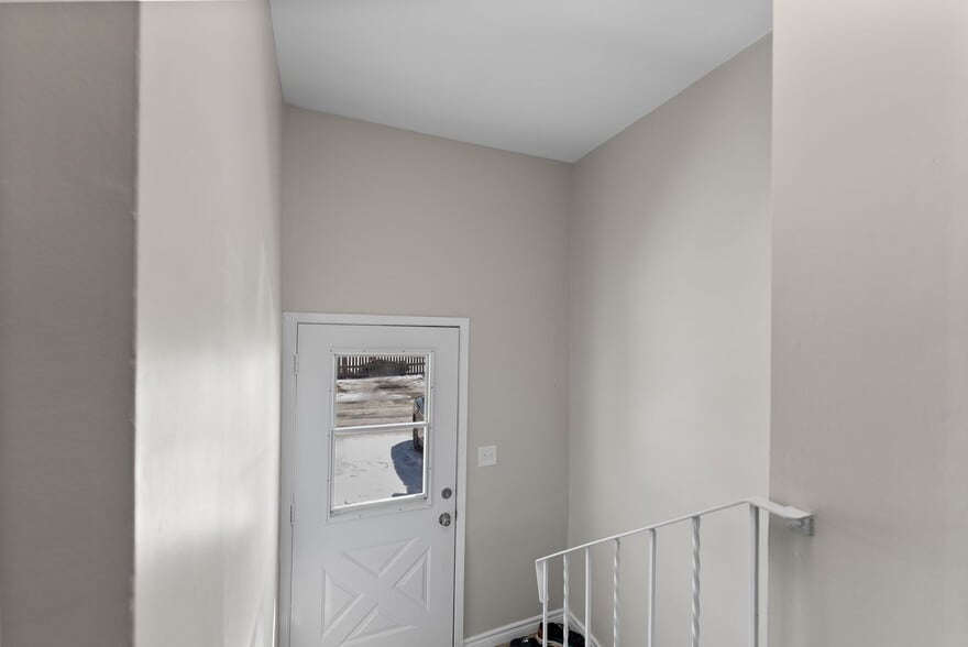 More Photos Of 29 Laren St, Wahnapitae Apartments For Sale