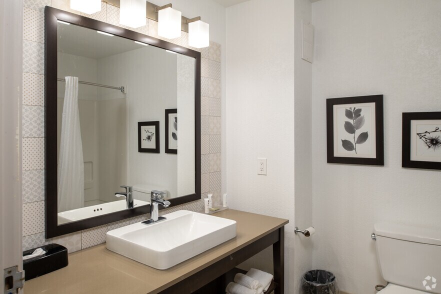 More Photos Of 3051 White Blvd, Pearl Hotel For Sale
