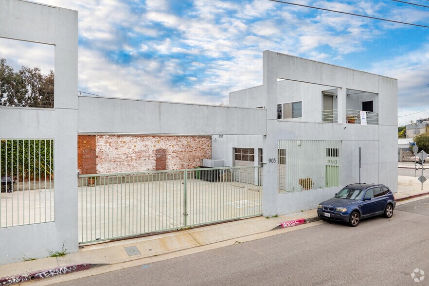 Primary Photo Of 905 Electric Ave, Venice Office For Lease