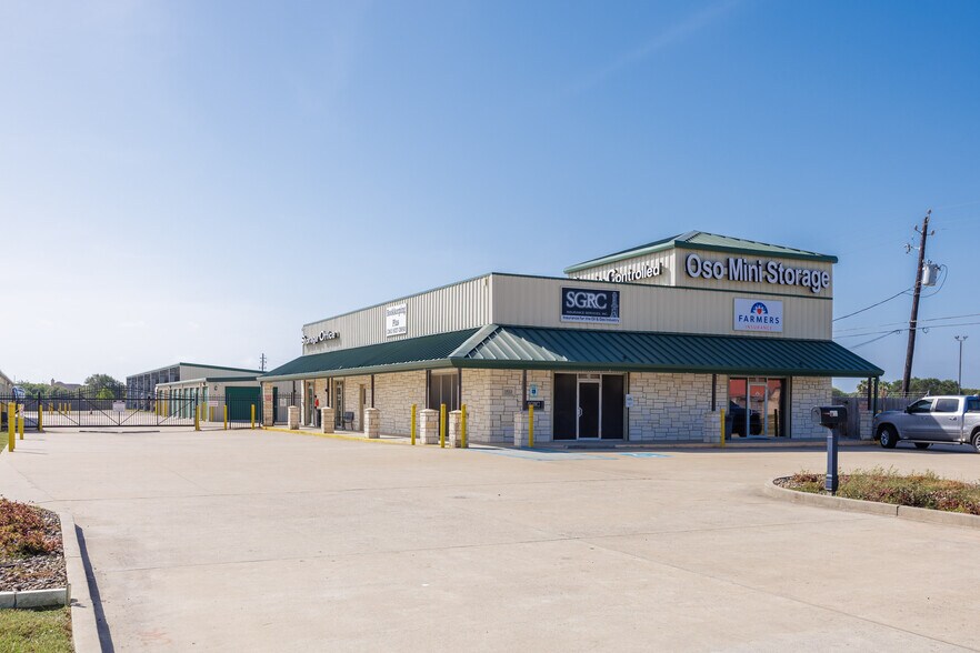 Primary Photo Of 1533 Flour Bluff Dr, Corpus Christi Self Storage For Sale
