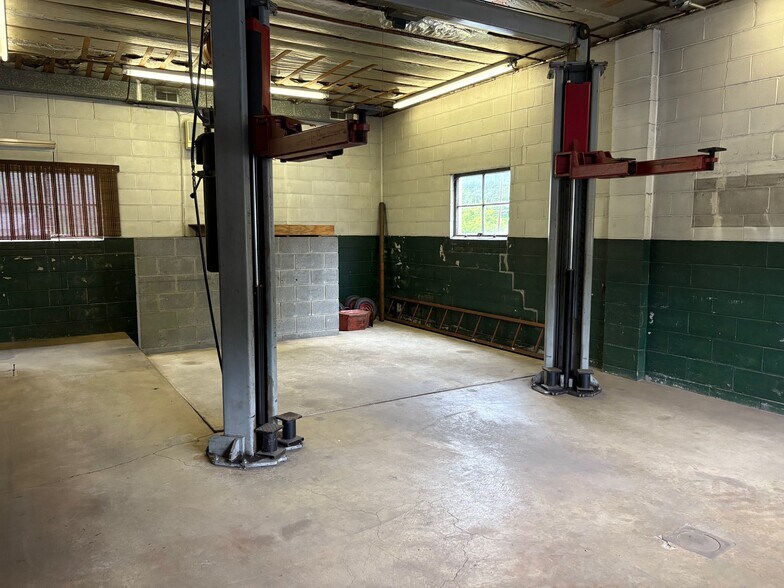 More Photos Of 6712 Main St, Martins Creek Service Station For Sale