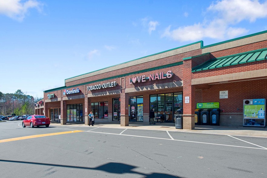 More Photos Of 2224-2274 Jefferson Davis Hwy, Sanford Storefront For Lease