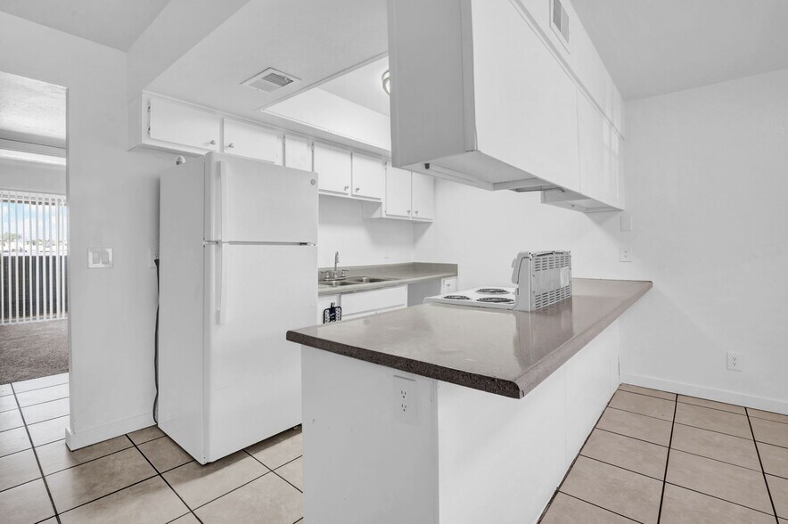 More Photos Of 3102 E Paradise Ln, Phoenix Apartments For Sale