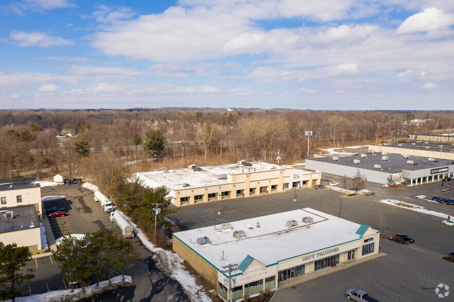 More Photos Of 20 Wolf Rd, Albany Freestanding For Lease